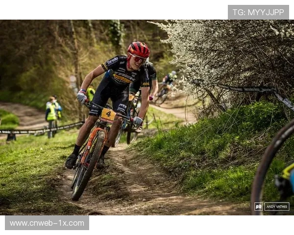 山地自行车世界杯瑞士站,法国选手夺男子组冠军 山地自行车世界杯瑞士站,法国选手夺男子组冠军